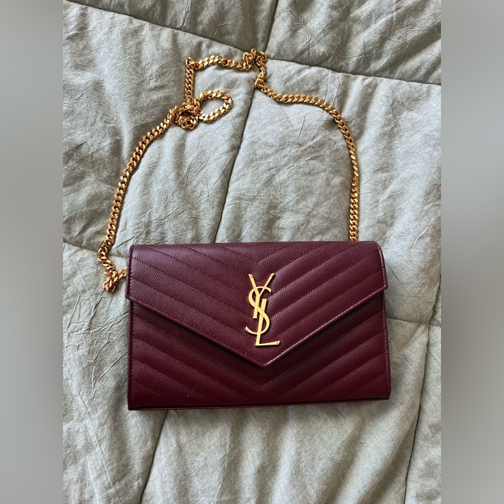 YSL wallet on chain. Preowned, authentic. Great condition